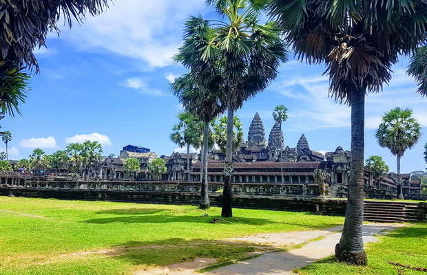 TOUR OUT OF SIEM REAP